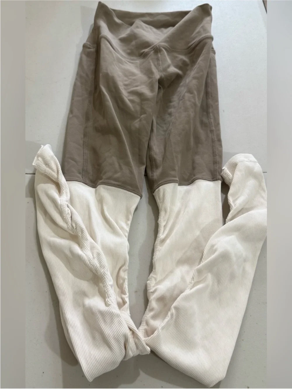 ALO Yoga Taupe and White Colorblock High-Waist Leggings